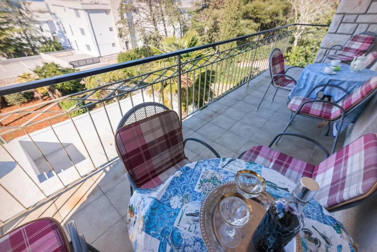 Apartments Vida Malinska 0*,  Croatia