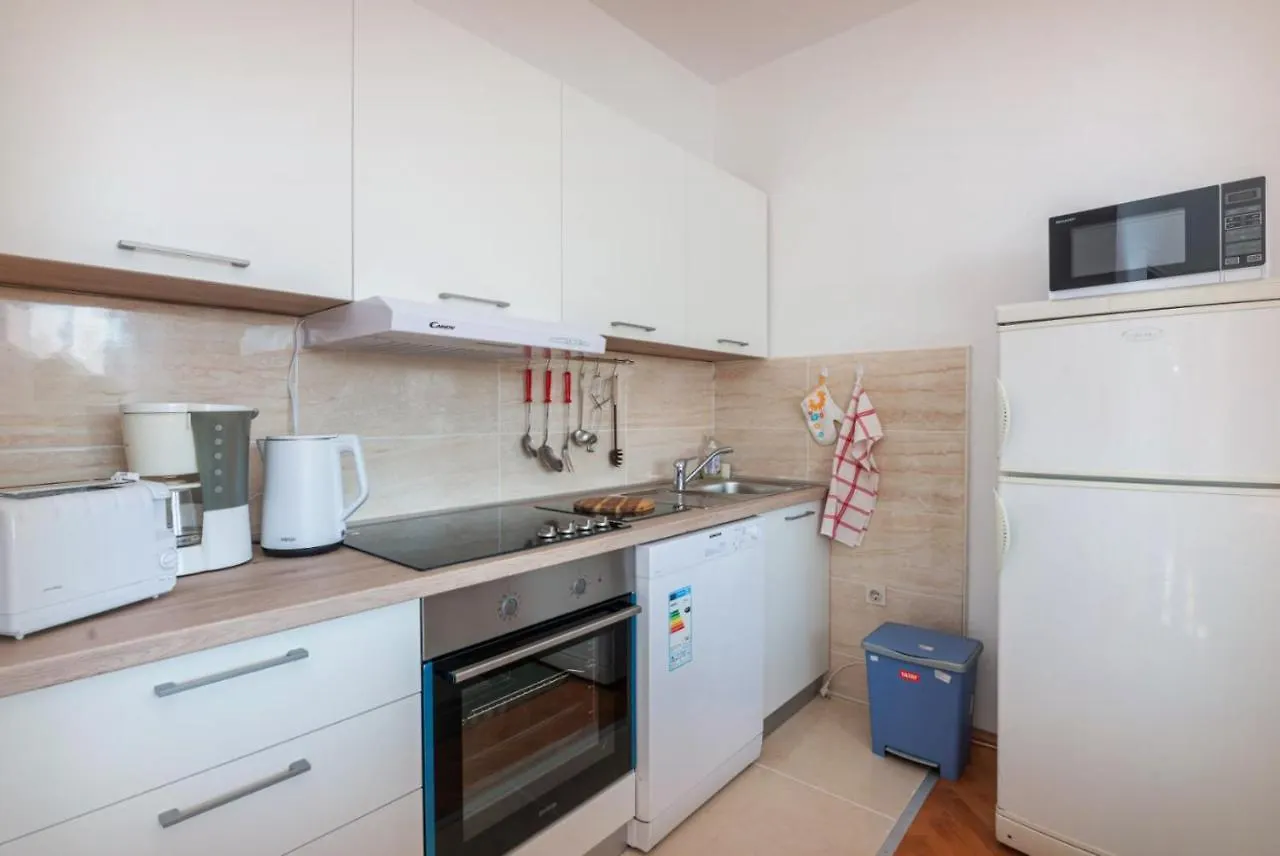 Apartments Vida Malinska 0*,  Croatia